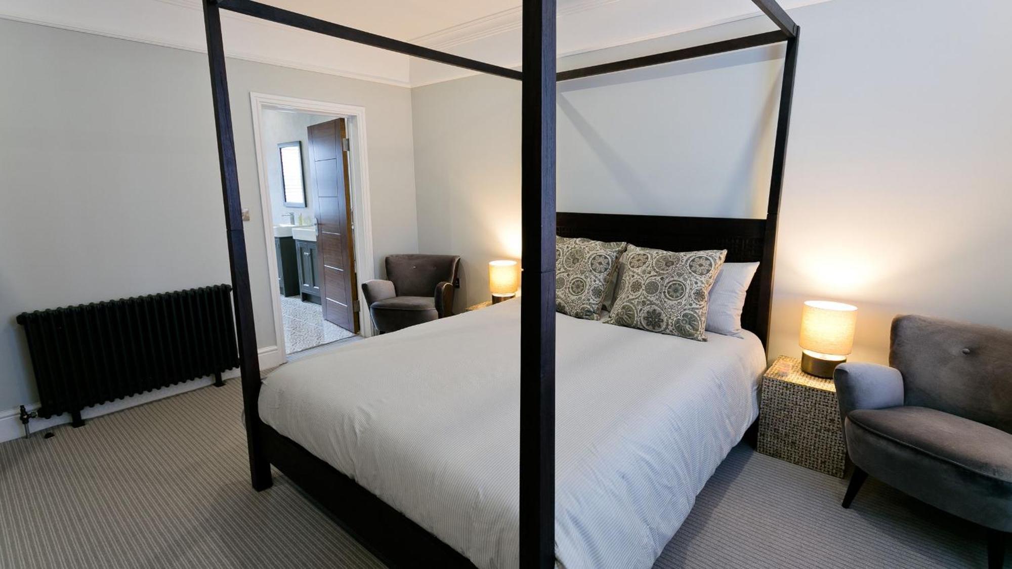 Beau Townhouse Villa โบมาริส ภายนอก รูปภาพ