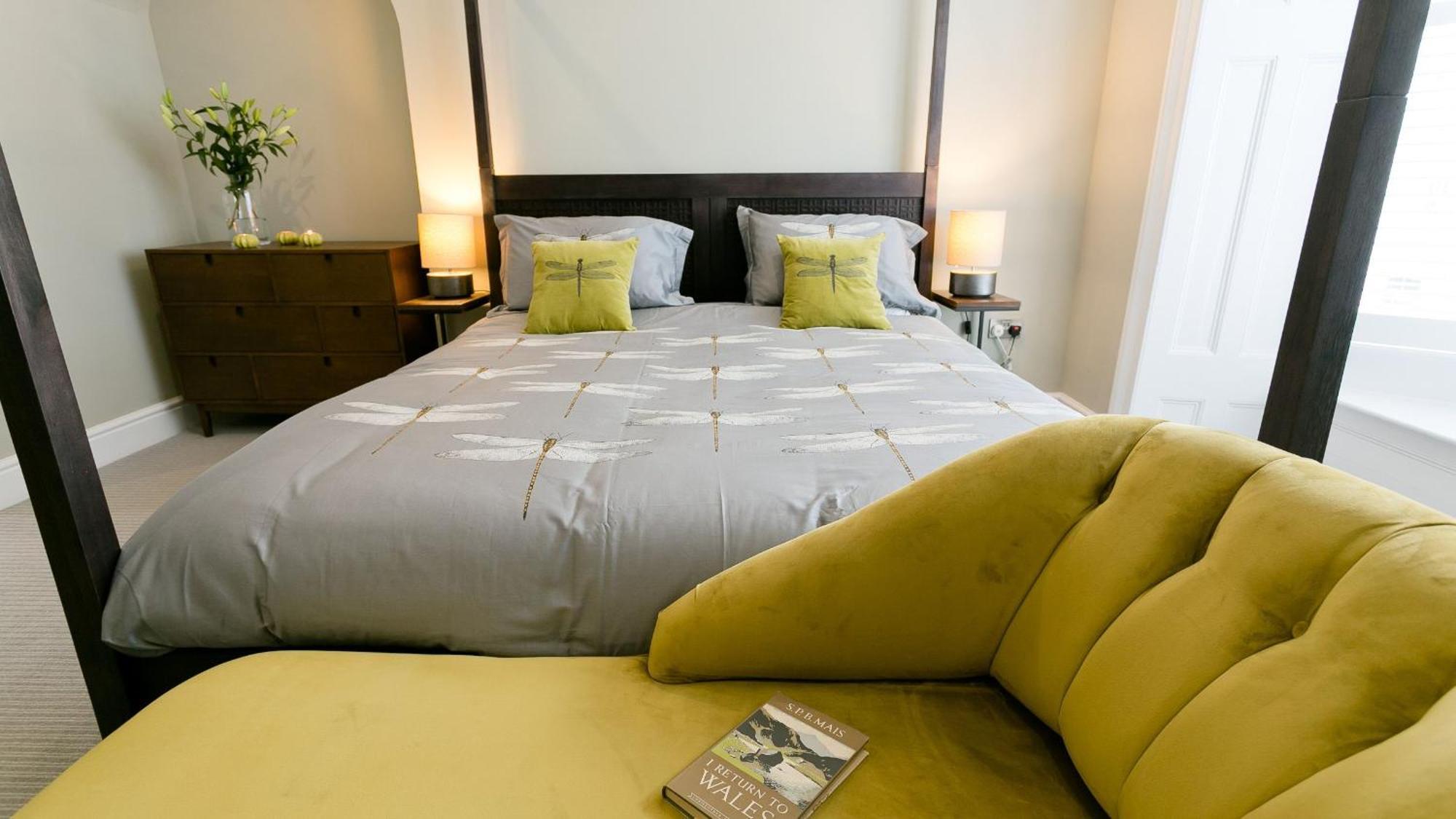 Beau Townhouse Villa โบมาริส ภายนอก รูปภาพ