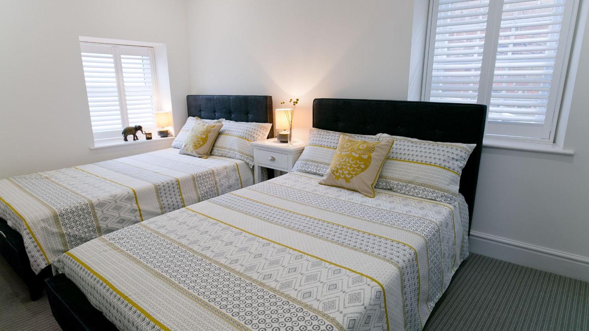 Beau Townhouse Villa โบมาริส ภายนอก รูปภาพ